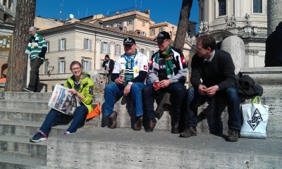 Pause mit italienischer Sportzeitung